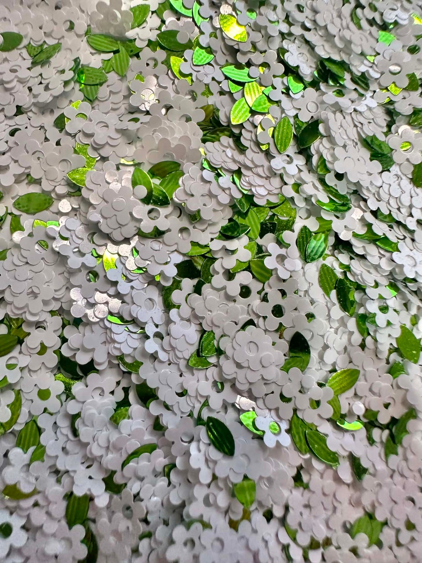 Daisy Field Shaped Glitter
